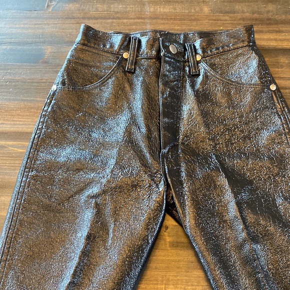 Rare VTG wrangler slim faux leather jeans - Picture 5 of 8